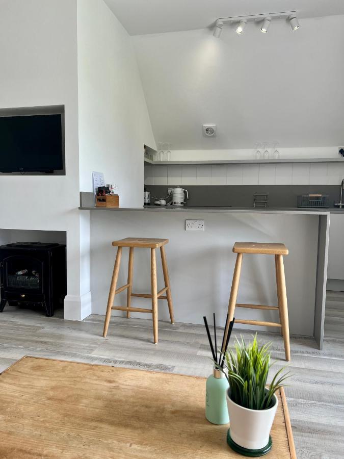The Loft Studio Apartment - Above Detached New Build Garage Llanymynech Exterior photo